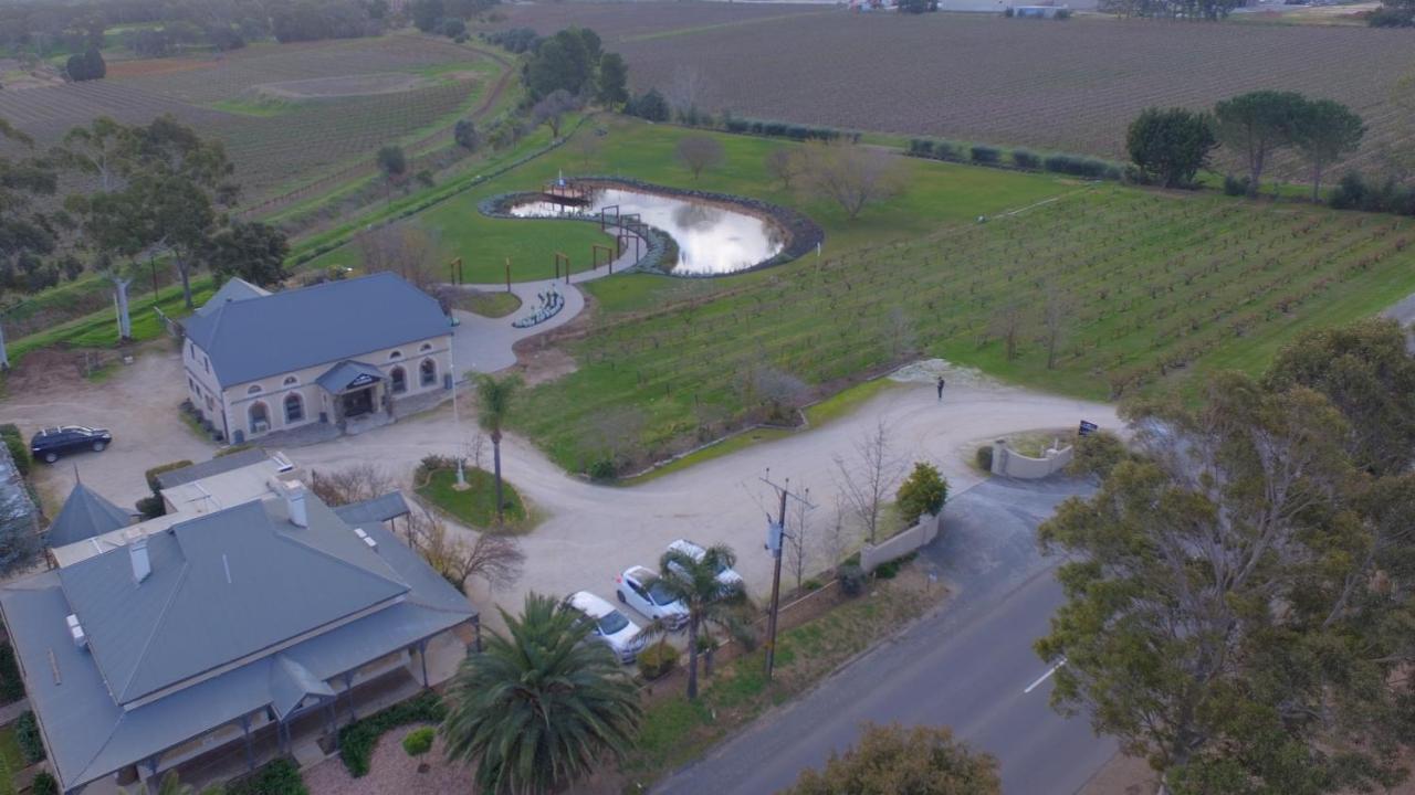 Bed and Breakfast Pirathon Country Estate Танунда Экстерьер фото